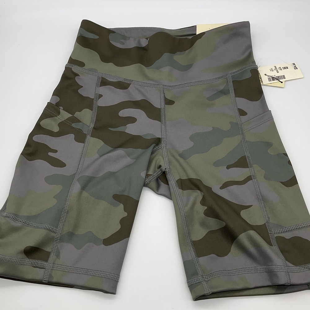 NWT AEROPOSTALE CAMO WORK OUT SHORTS‎ WITH POCKETS